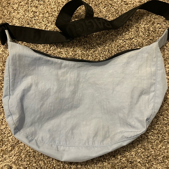 Medium crescent serenity blue baggu - Picture 3 of 5